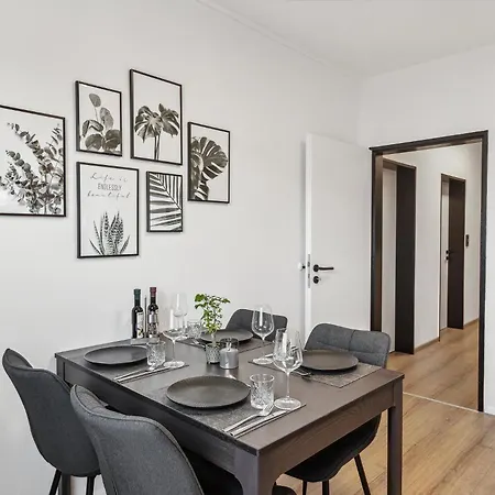 Wohlfuehloase Im Herzen Bremens, Balkon, Bis 5 P Apartment